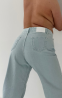 Jeansy o prostej nogawce