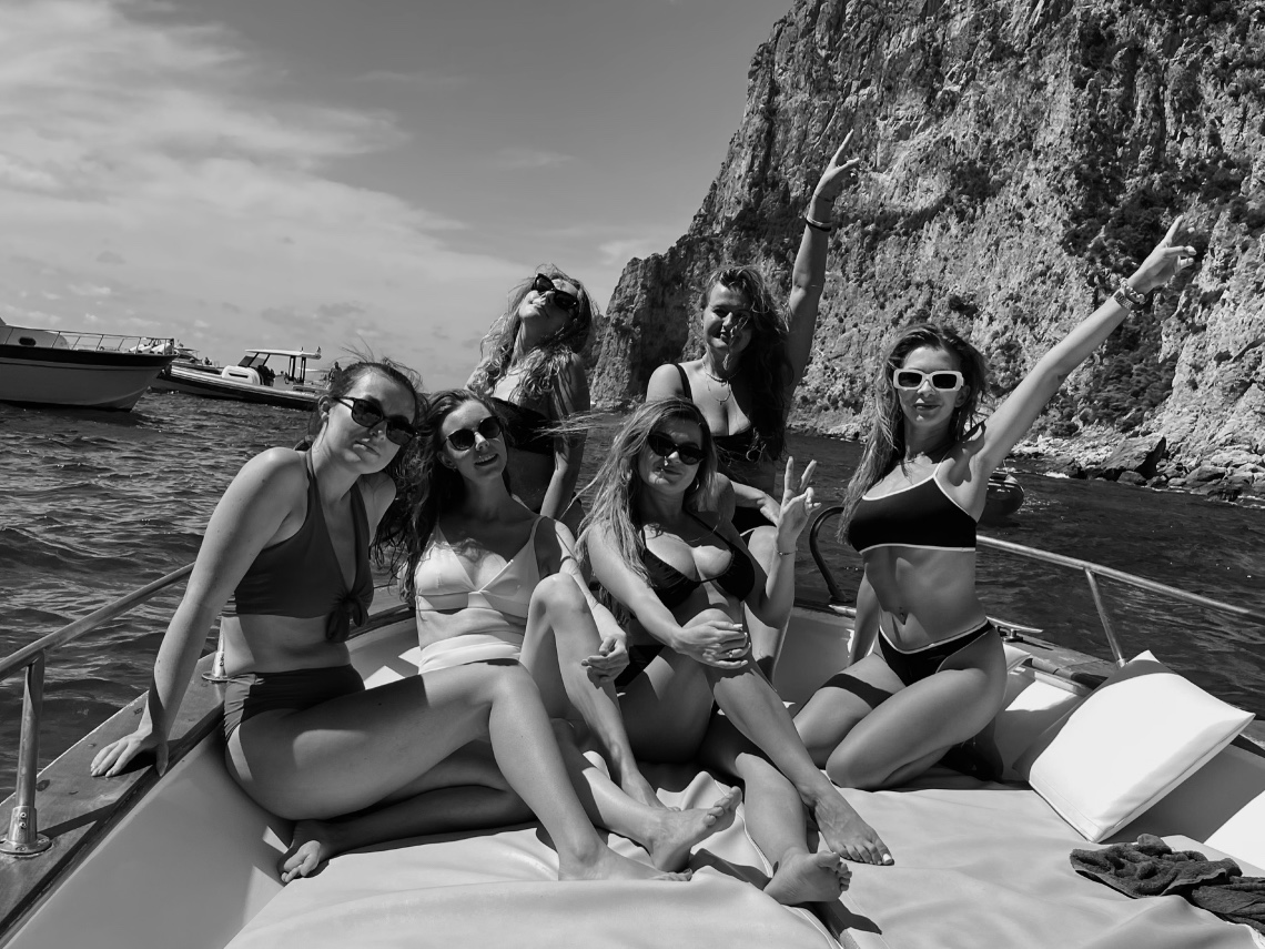 Praca w Girls Team - co robimy jak każda z nas dostaje okres?